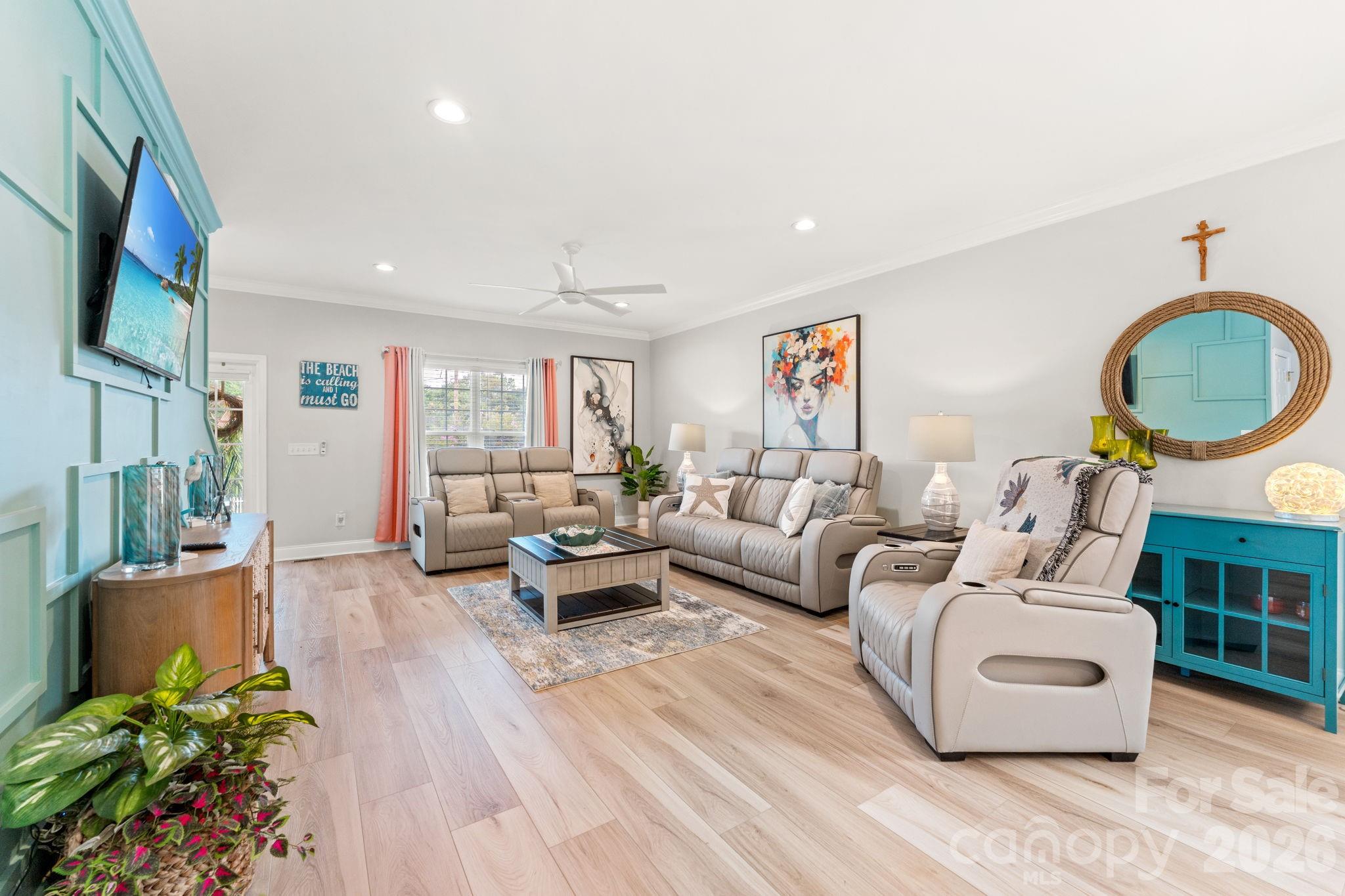 2009 Hillside Drive S