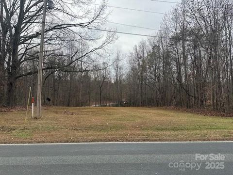 Photo of 1651 Mollys Backbone Road, Sherrills Ford, NC 28673 (MLS # 4326774)