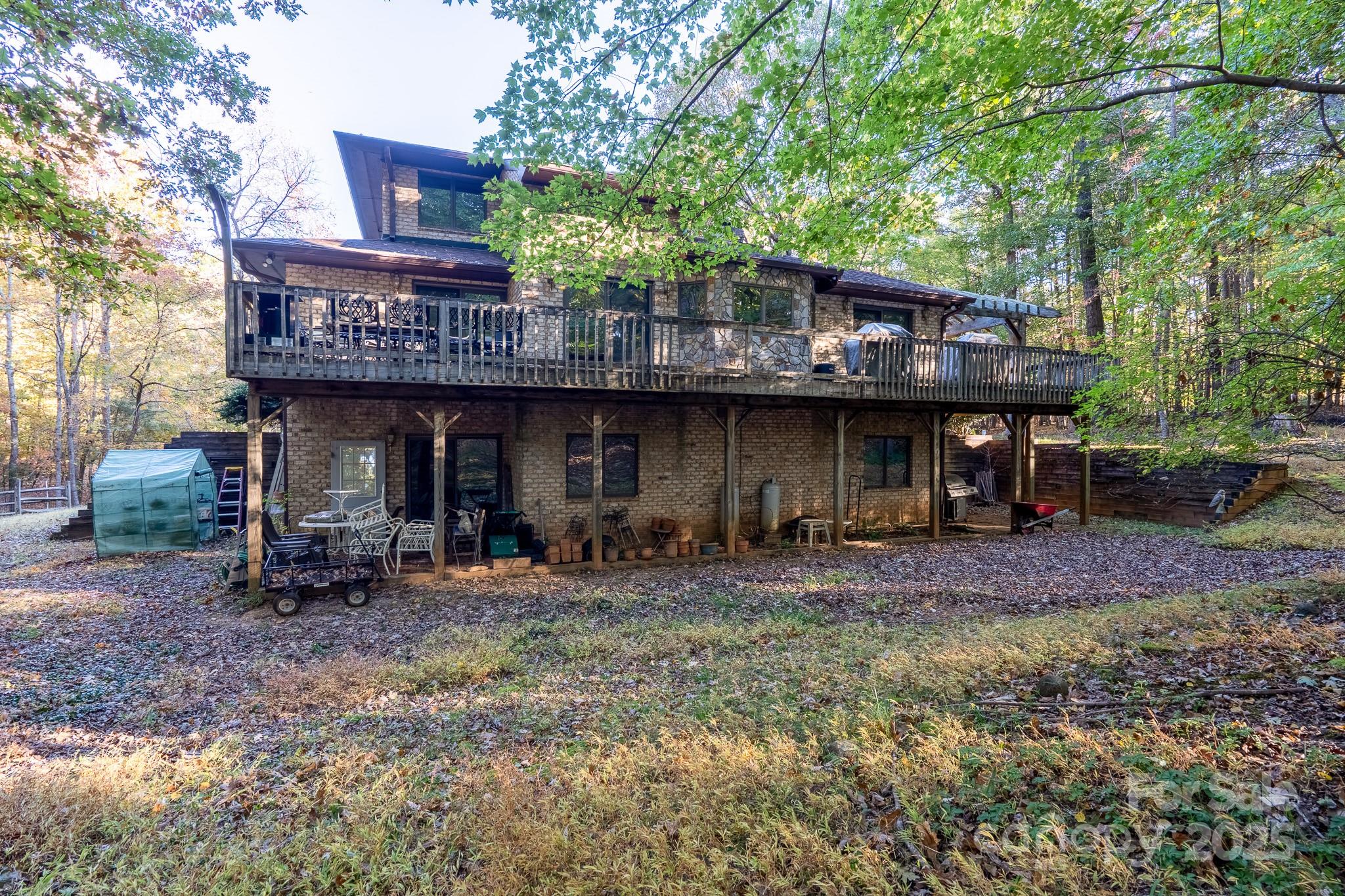 2505 White Thorne Lane