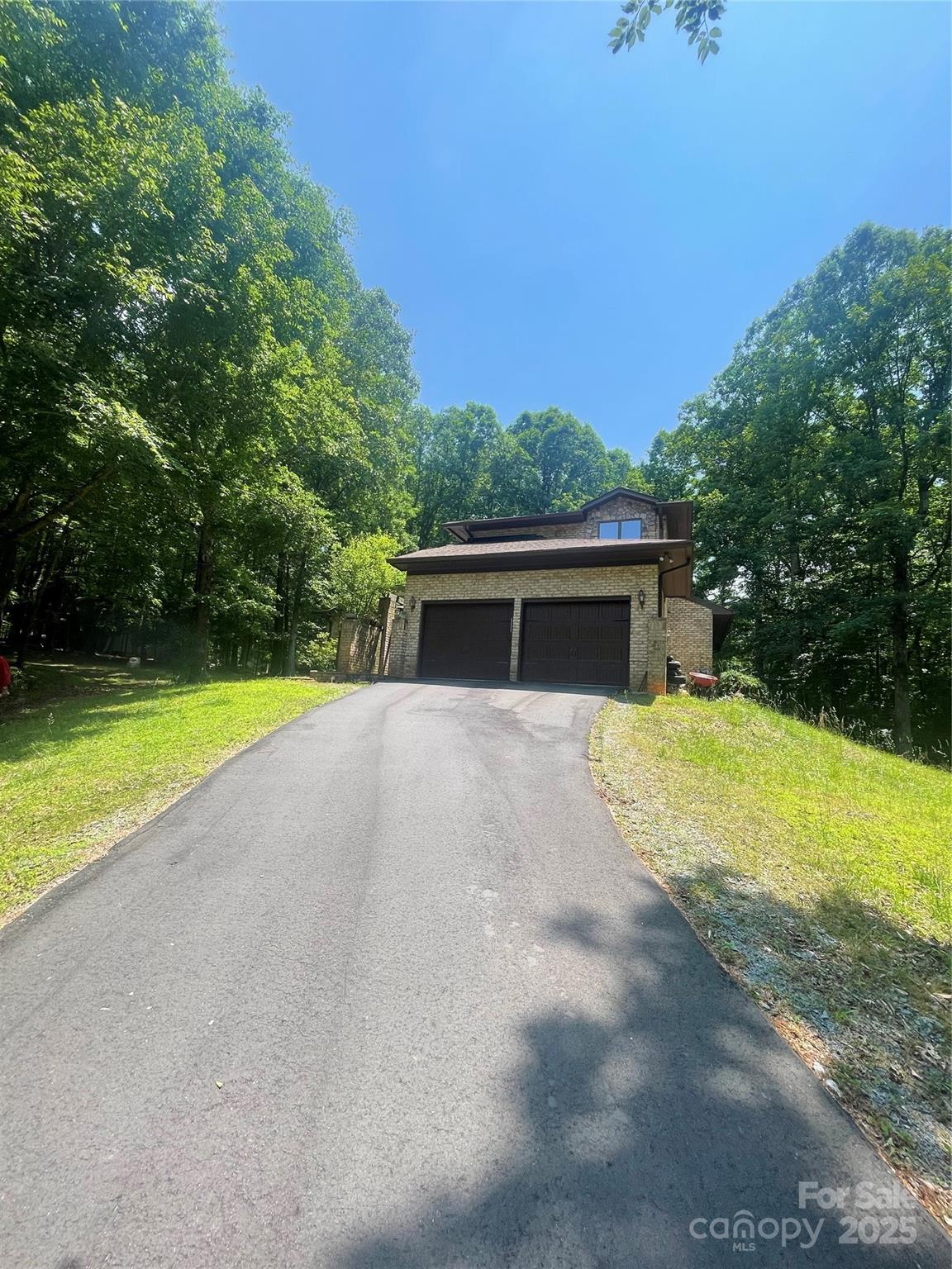2505 White Thorne Lane