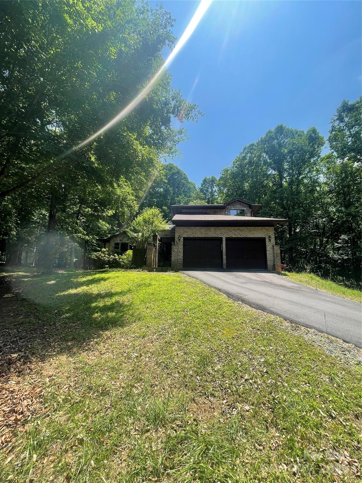 2505 White Thorne Lane