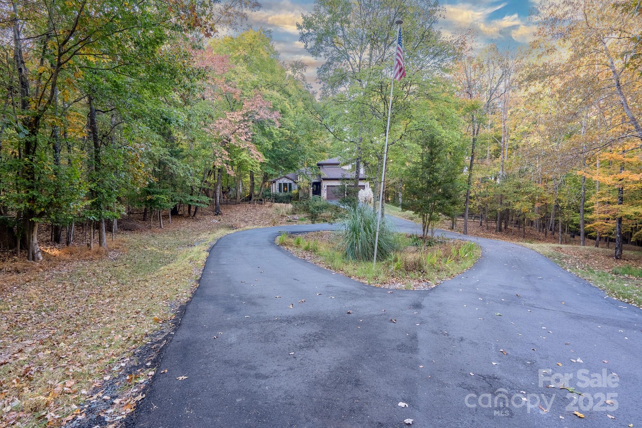 2505 White Thorne Lane