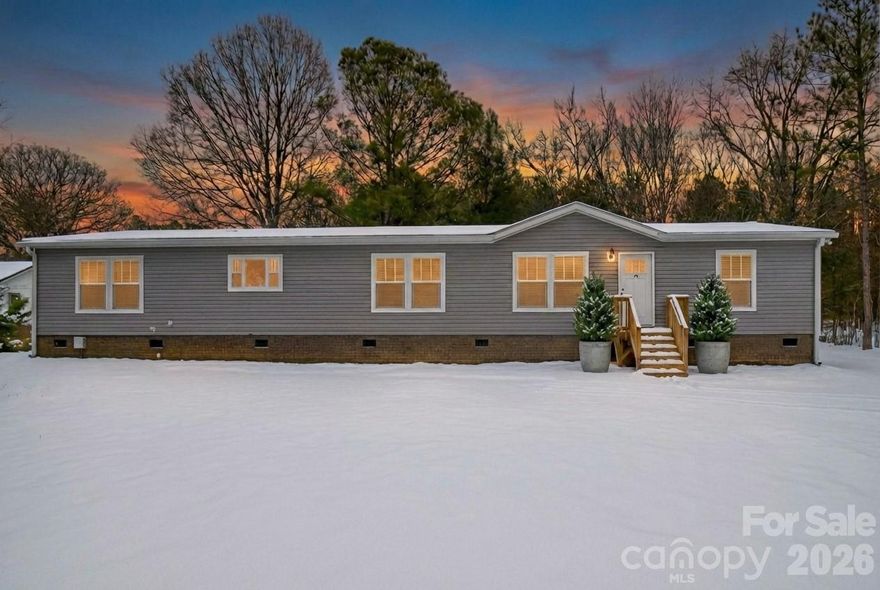 Welcome to 978 Old York Road in the quaint town of Chester, SC!
This stunning brand-new Clayton Home sits on a spacious 3.521-acre lot and offers 2,432 square feet of thoughtfully designed living space. Featuring four bedrooms and two bathrooms, this home boasts a beautiful open-concept layout that’s perfect for both everyday living and entertaining. With modern finishes throughout and plenty of room to spread out indoors and out, this property is truly move-in ready and waiting for its new owners.