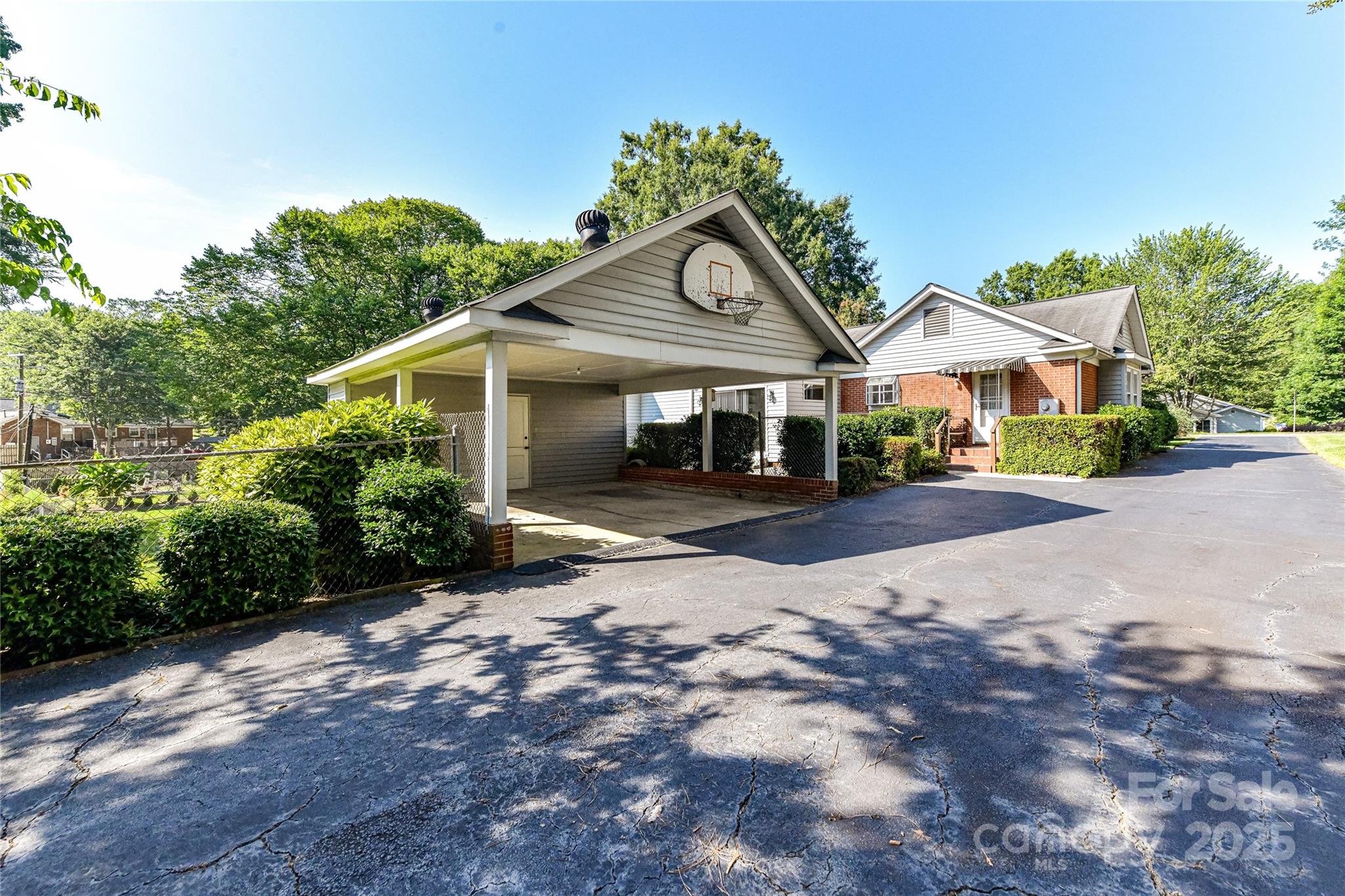 6811 Old Reid Road