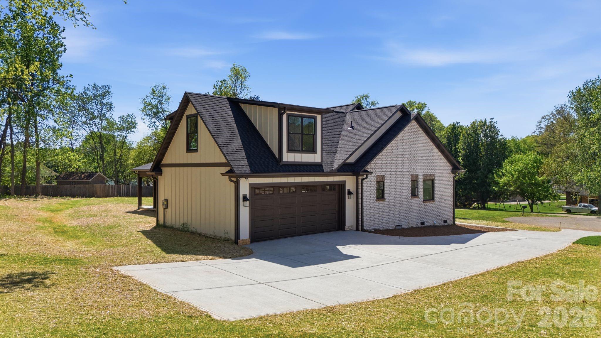 2587 Wallace Acres Lane