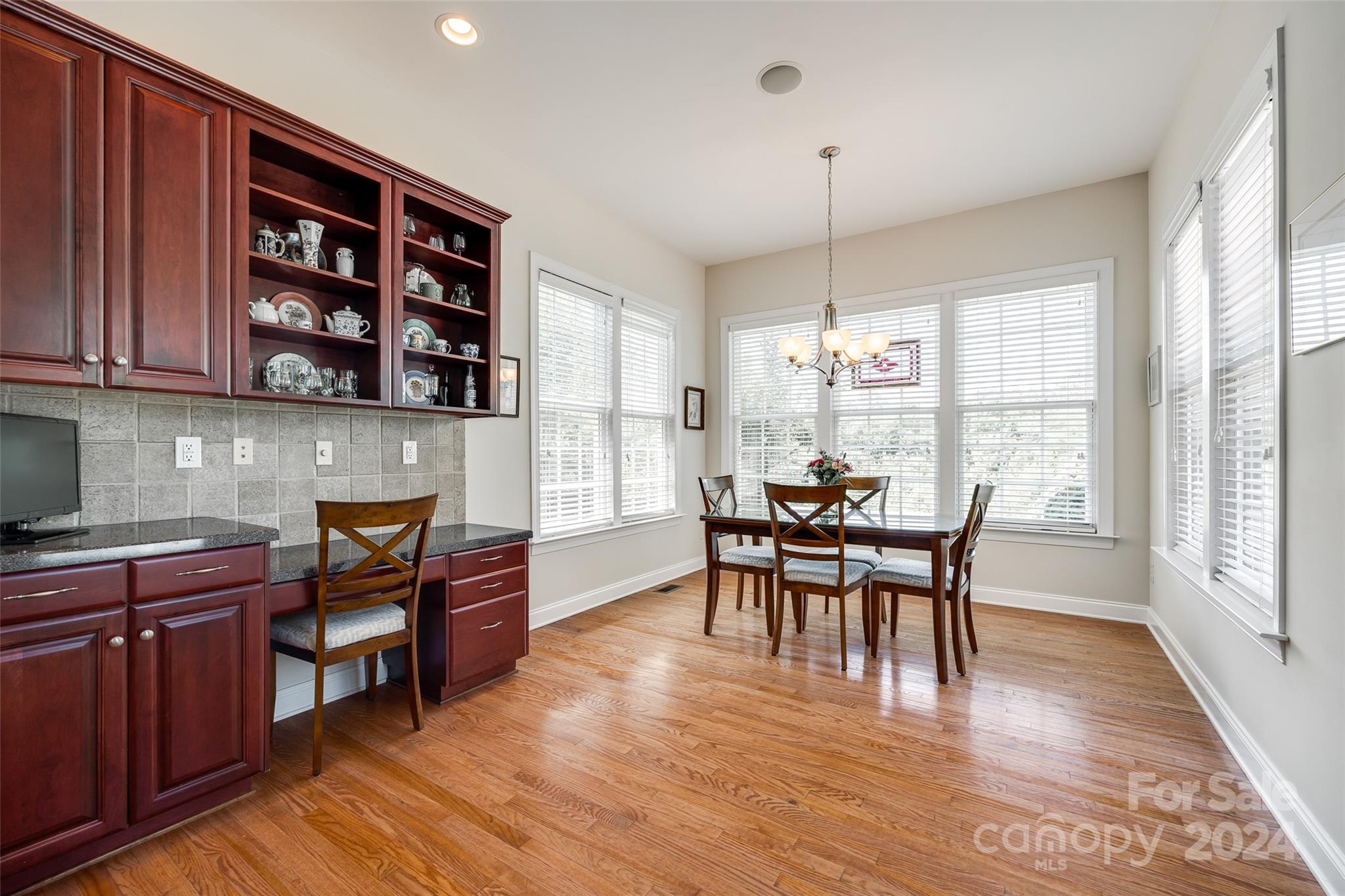 Lake Shore - Residential