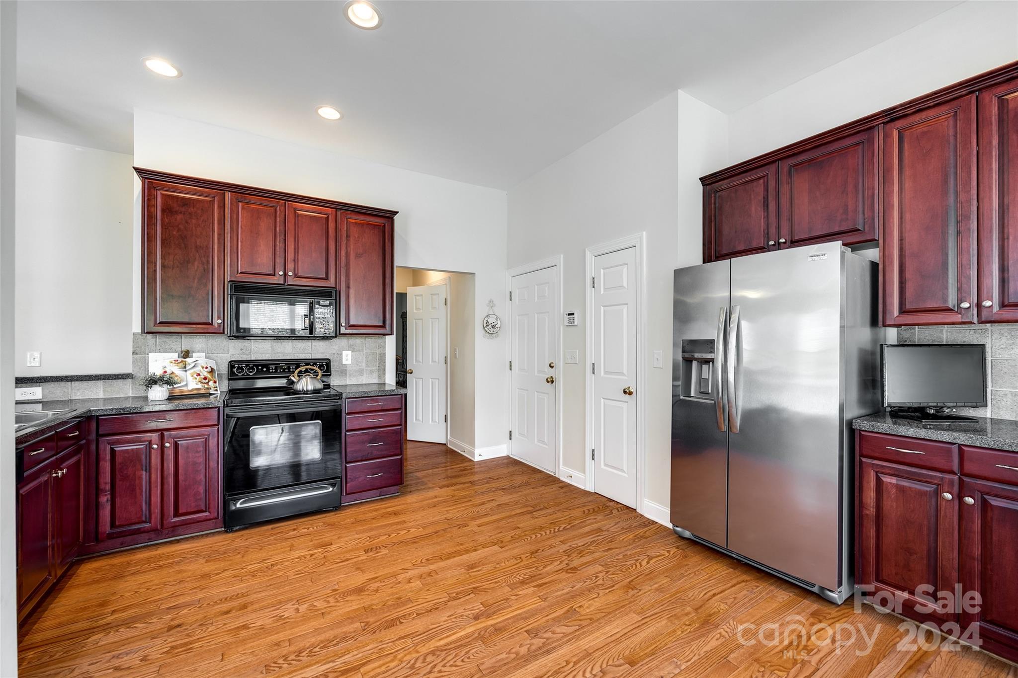 Lake Shore - Residential