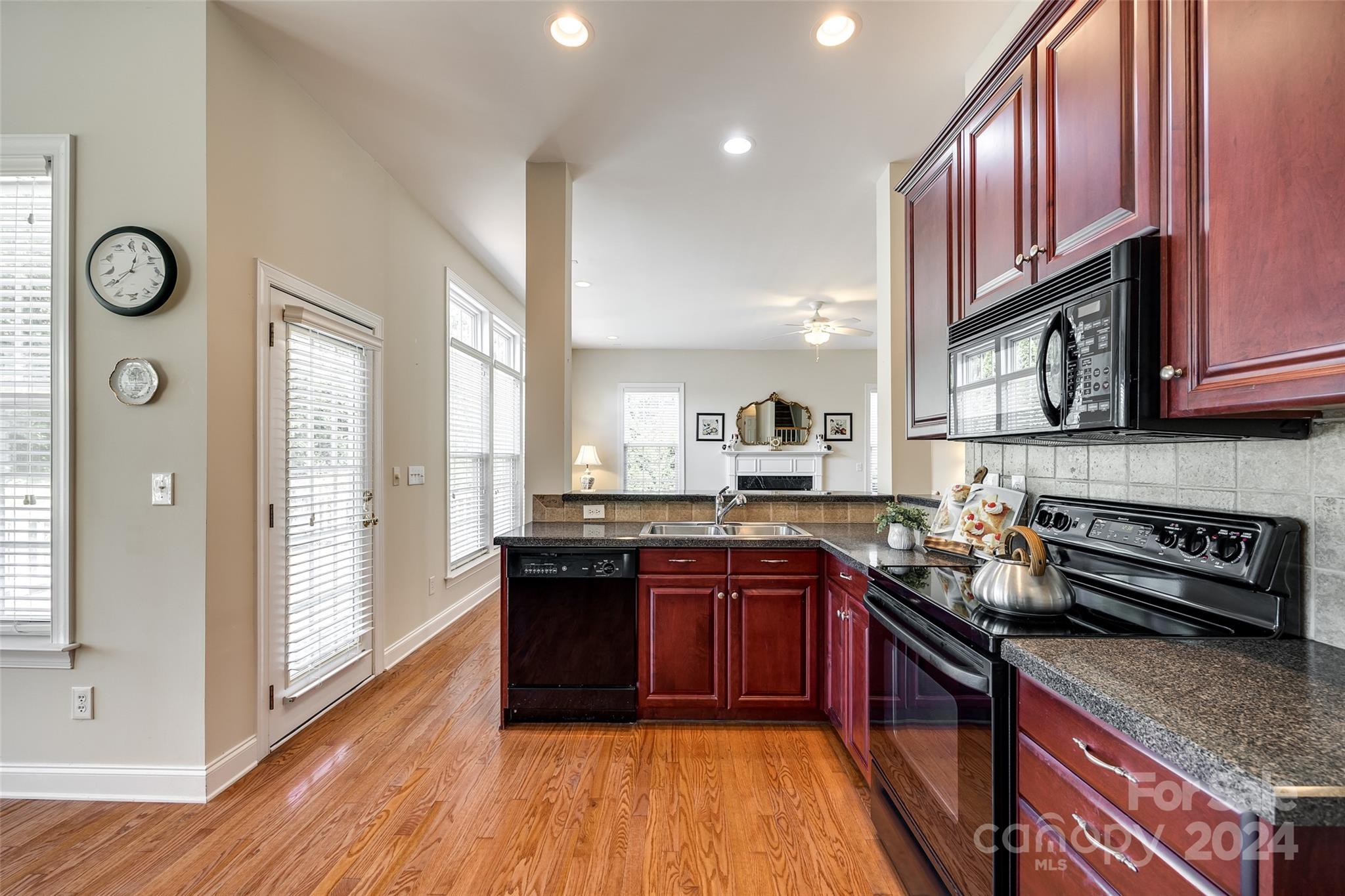 Lake Shore - Residential