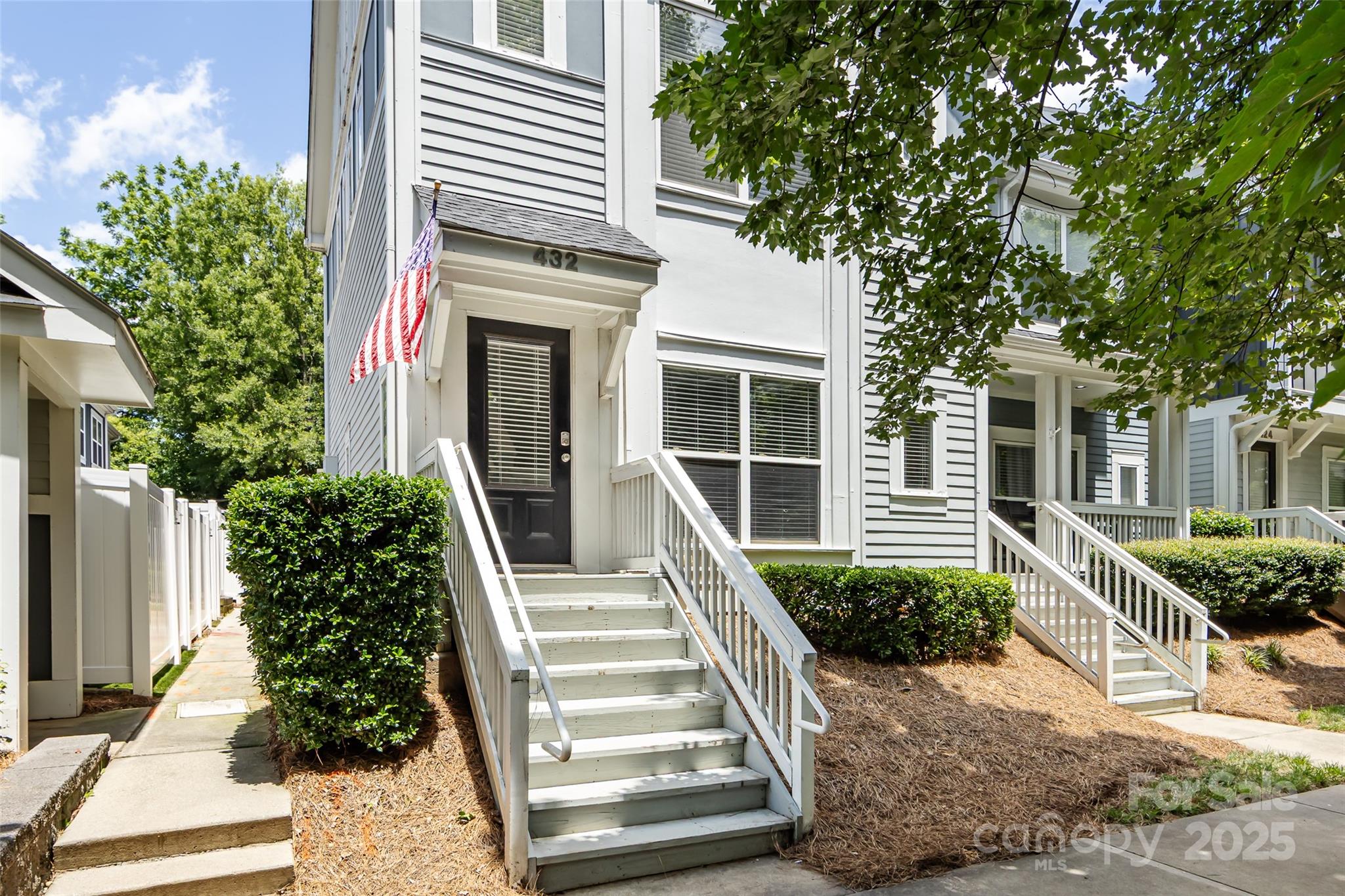 432 W Worthington Avenue
