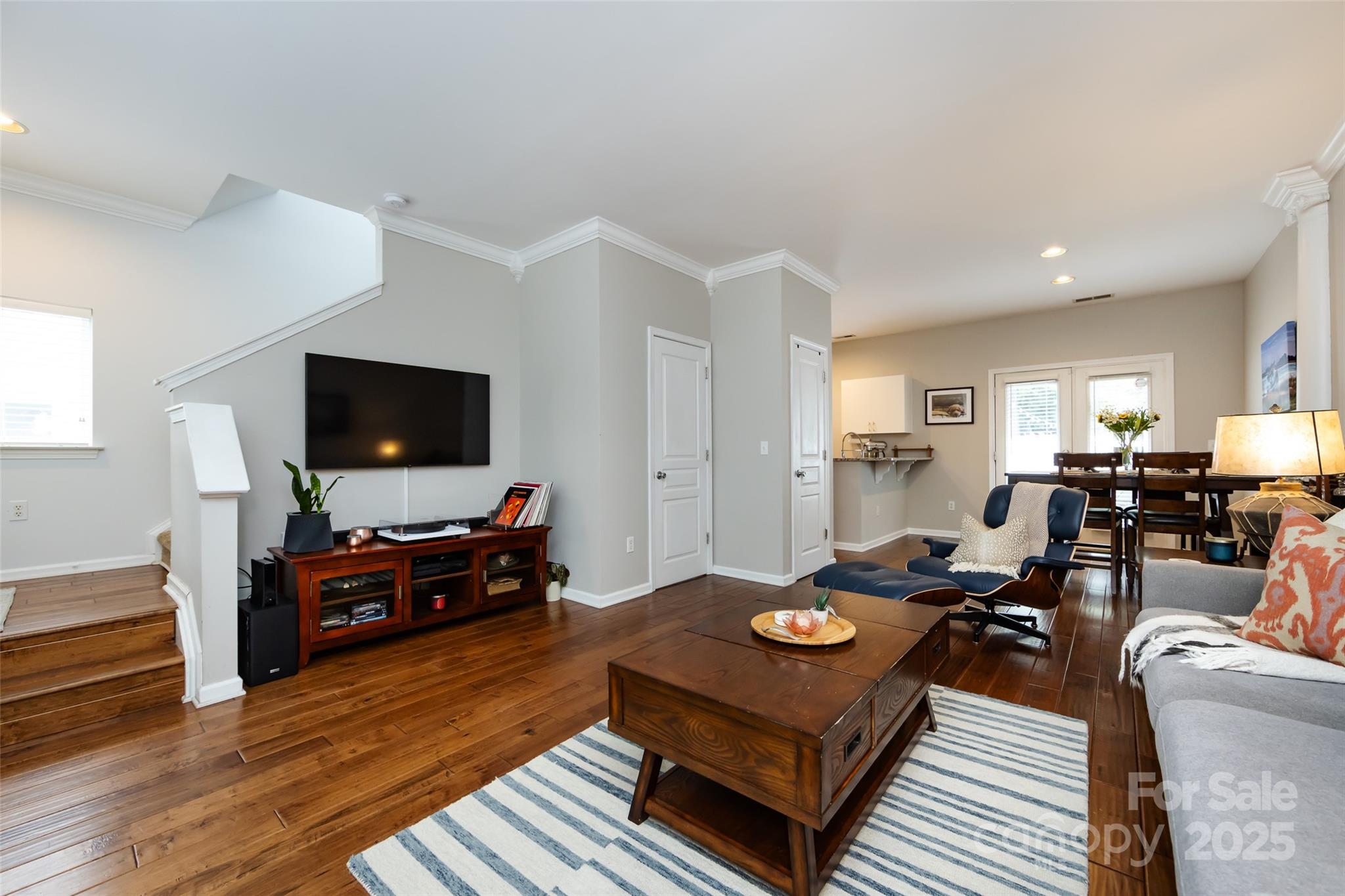 432 W Worthington Avenue