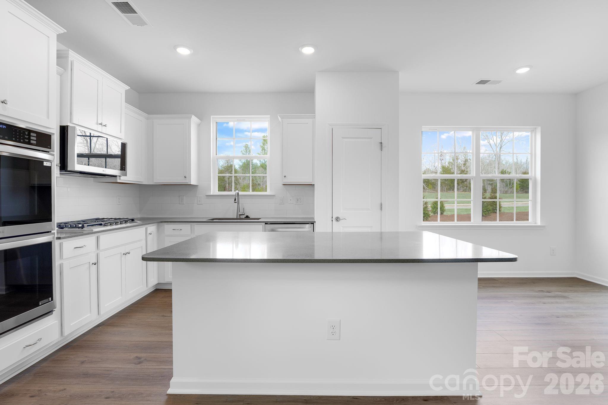 Roselyn - Residential