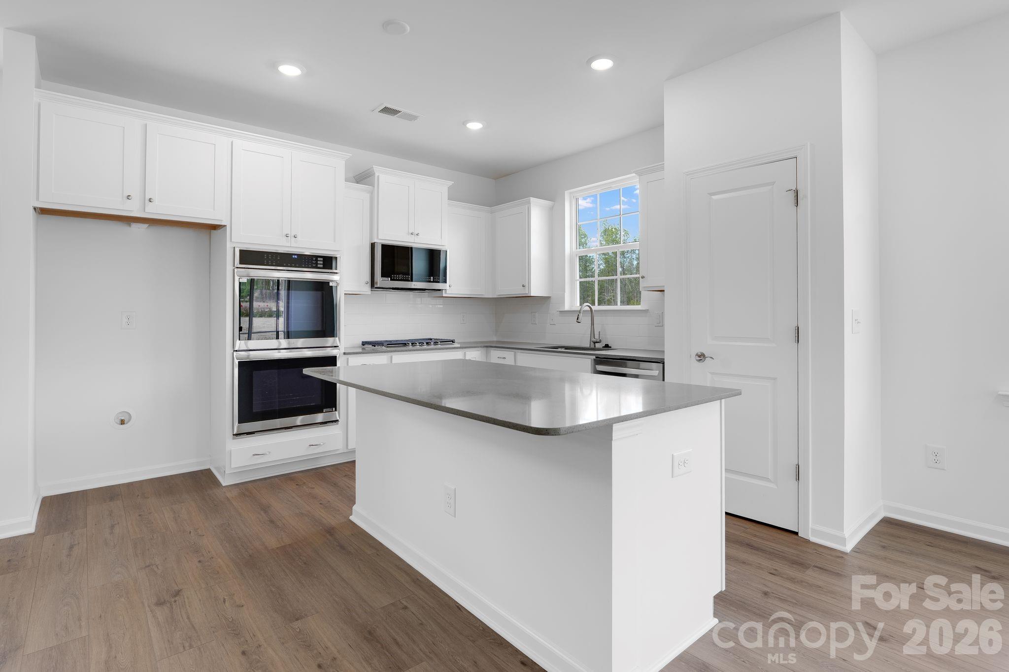 Roselyn - Residential