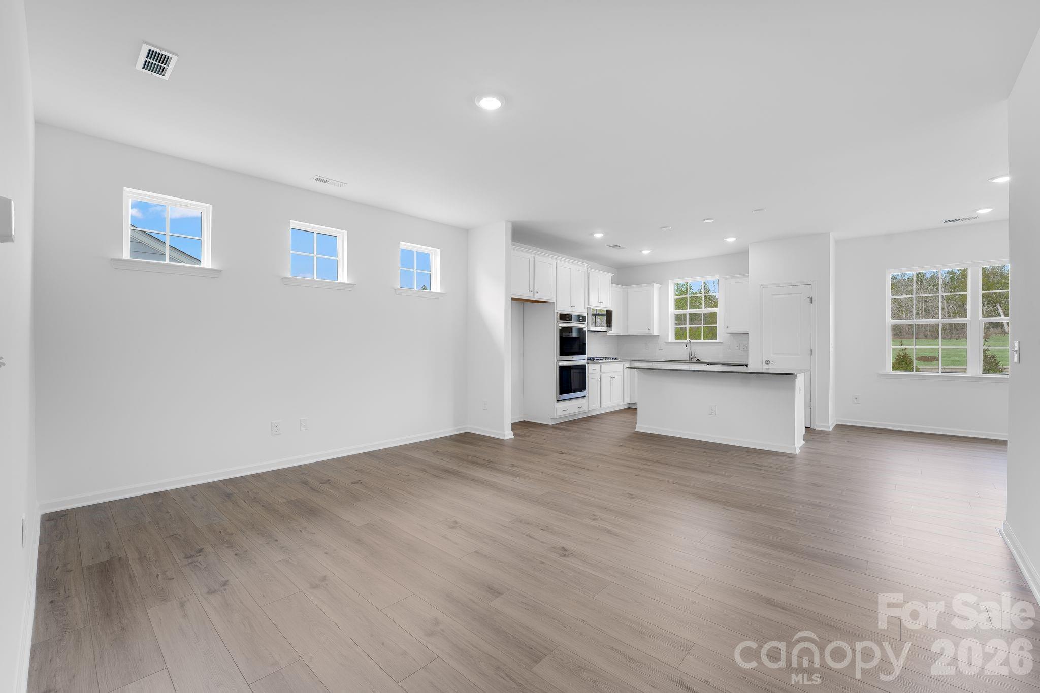 Roselyn - Residential