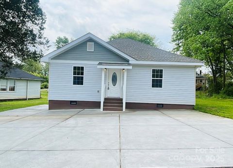 393 Cherry Street Wadesboro NC 28170