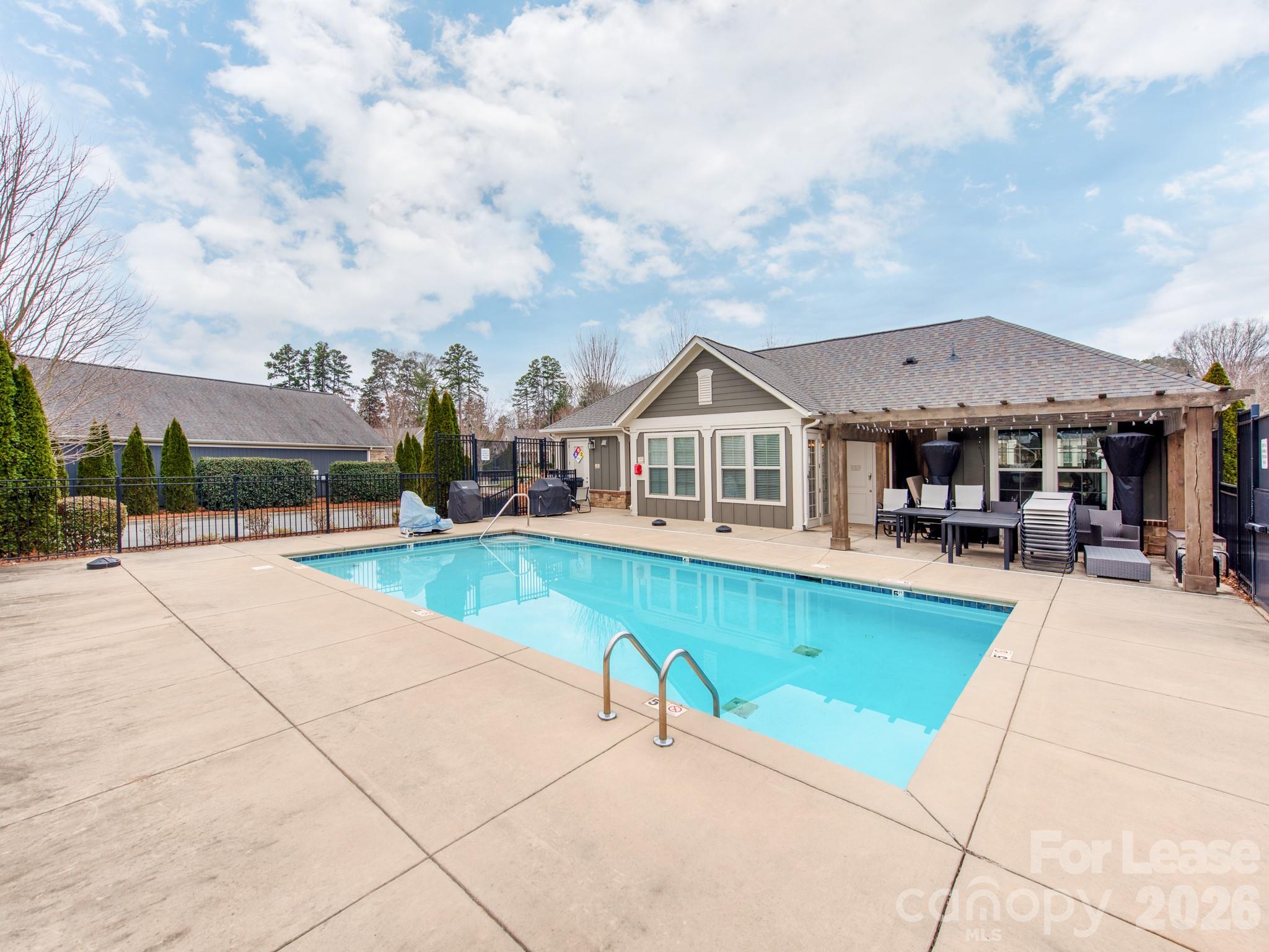 The Courtyards of Huntersville - Residential Lease