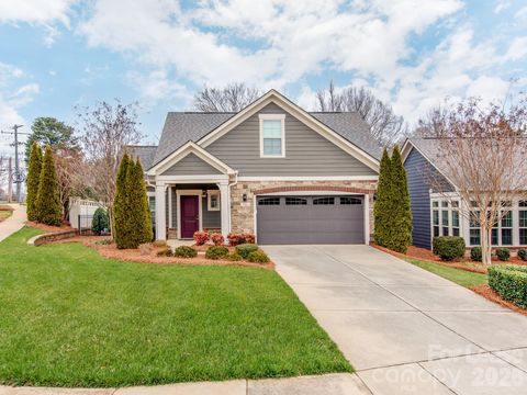Photo of 7905 Parknoll Drive, Huntersville, NC 28078 (MLS # 4340984)