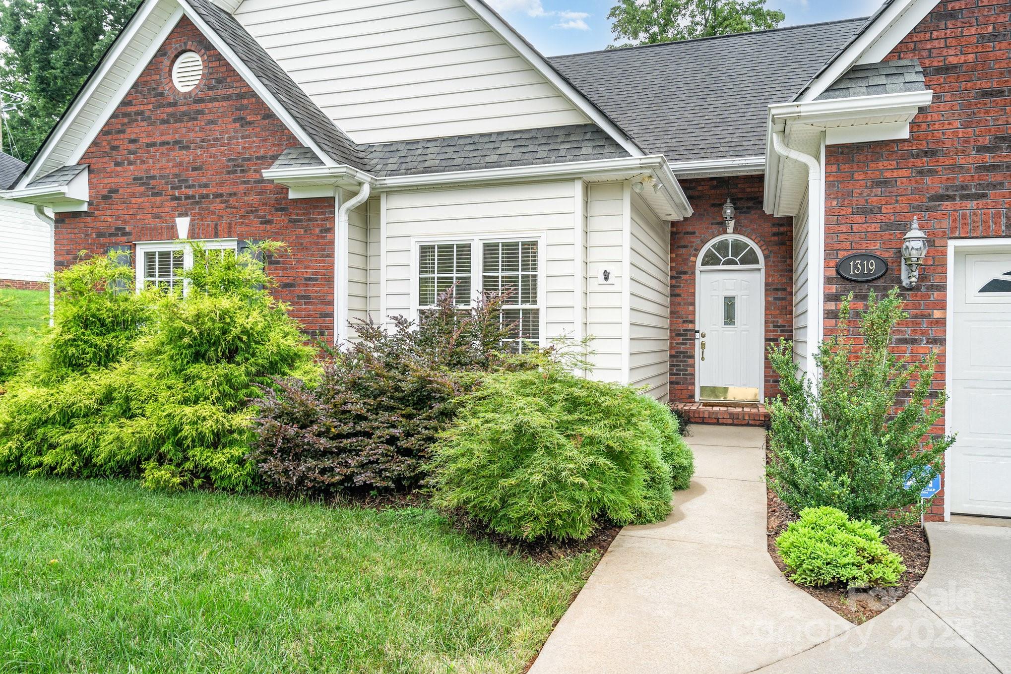 1319 N Main Street