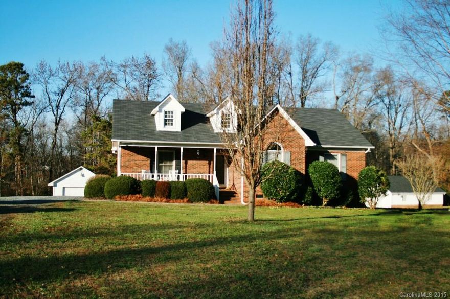 UNIONVILLE!  Come to the country with city convenience, Piedmont and Unionville Schools, culdesac lot, quiet and quality neighborhood, nice yard, detached garage/shop, spacious GR with masonry fire place, master suite with all the amenities, garden tub, sep shower, dual vanities, granite counter tops in bathrooms and kitchen, ceramic tile floors, wood floor in kitchen & foyer, roof replaced in 2011 & HVAC replaced in 2010. Wired for a security system.  This listing will not last!