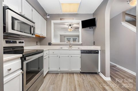 3120 Heathstead Place Charlotte NC 28210