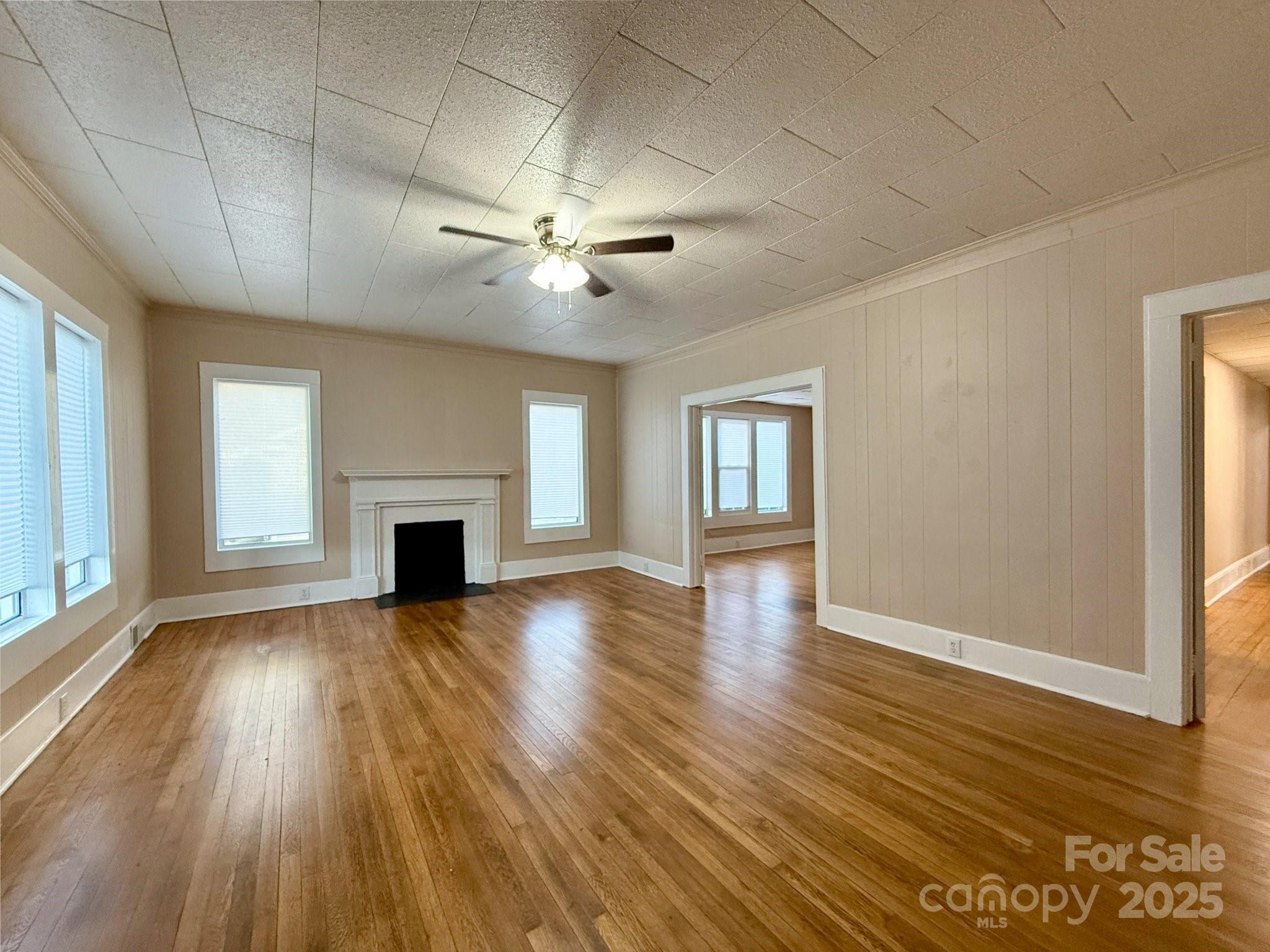 653 E Main Street