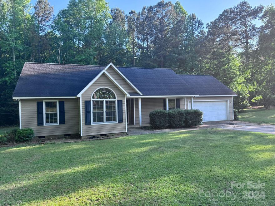 Priced to sell! This one won’t last long. Horse shoe driveway with double garage and fenced private deck in the backyard. Hardwood & LTV floors!