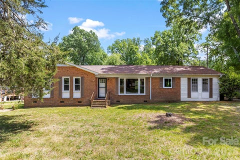 Photo of 8315 Westbourne Drive, Charlotte, NC 28216 (MLS # 4372262)