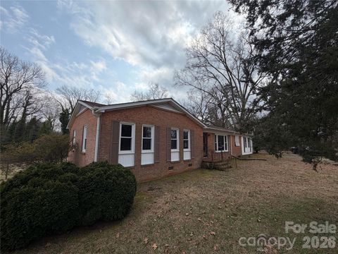 8315 Westbourne Drive Charlotte NC 28216