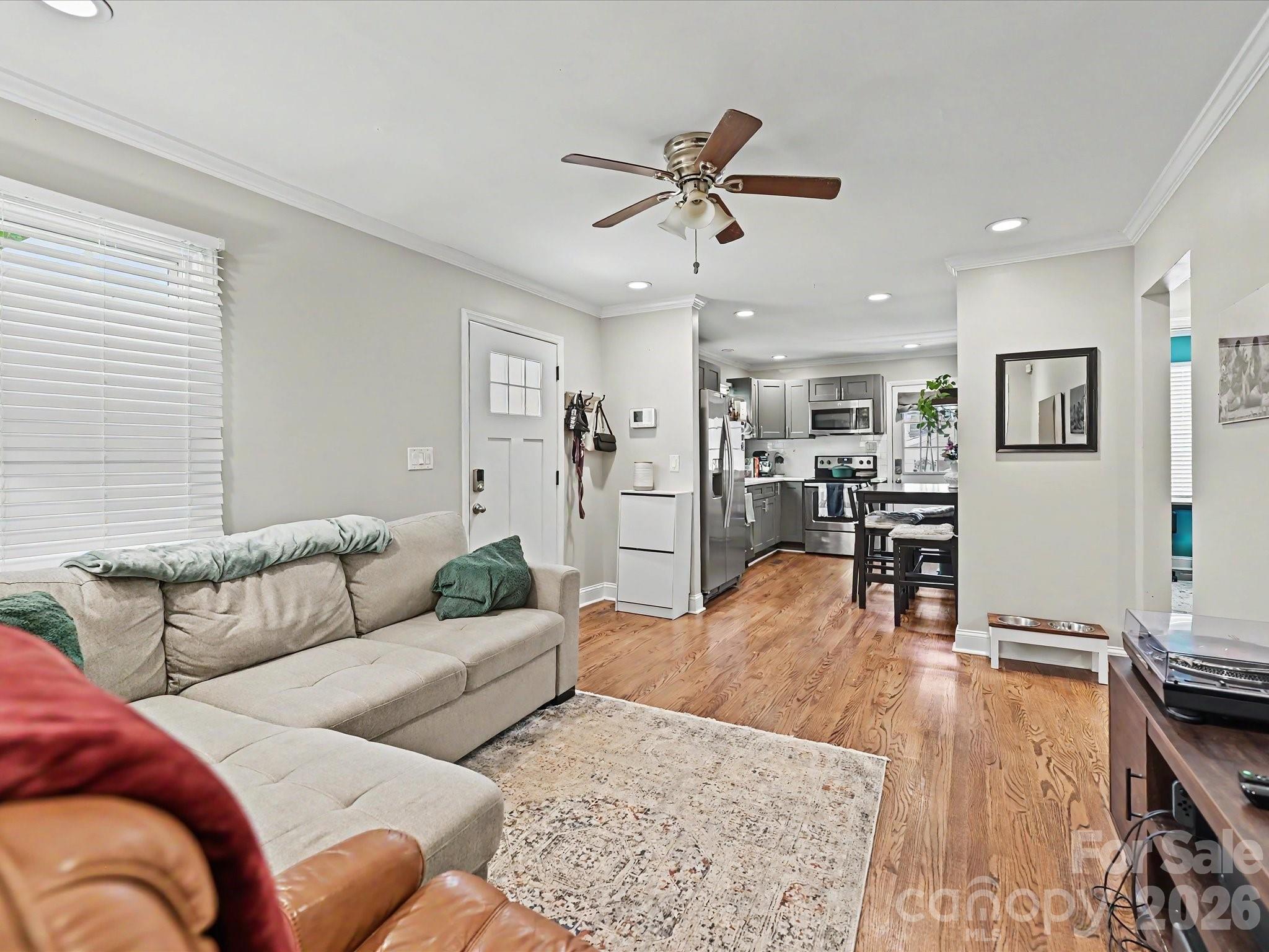 115 N Gardner Avenue