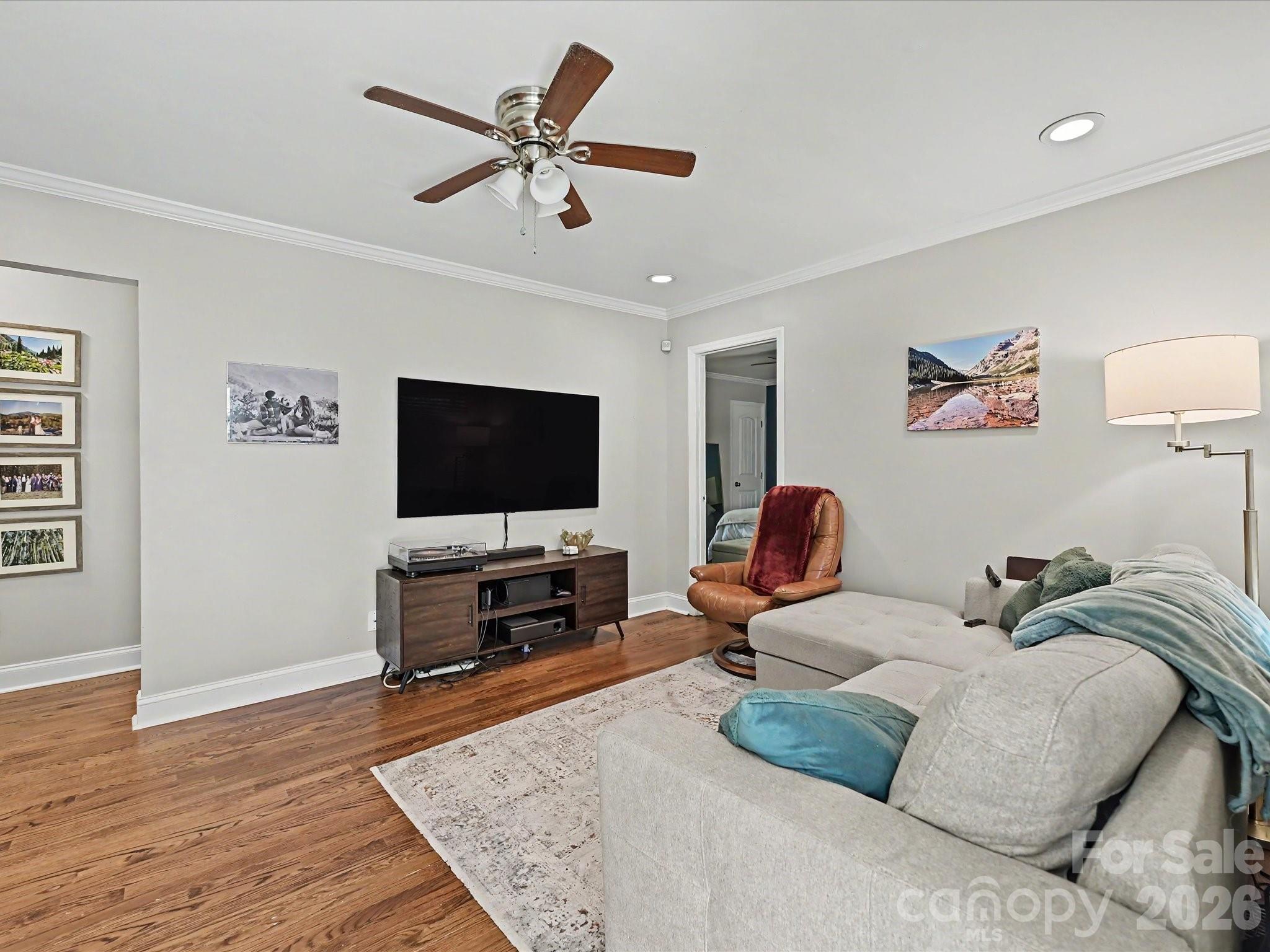 115 N Gardner Avenue