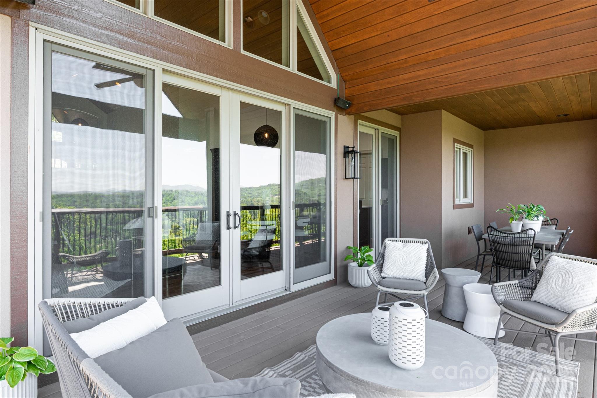 Reynolds Mountain - Residential