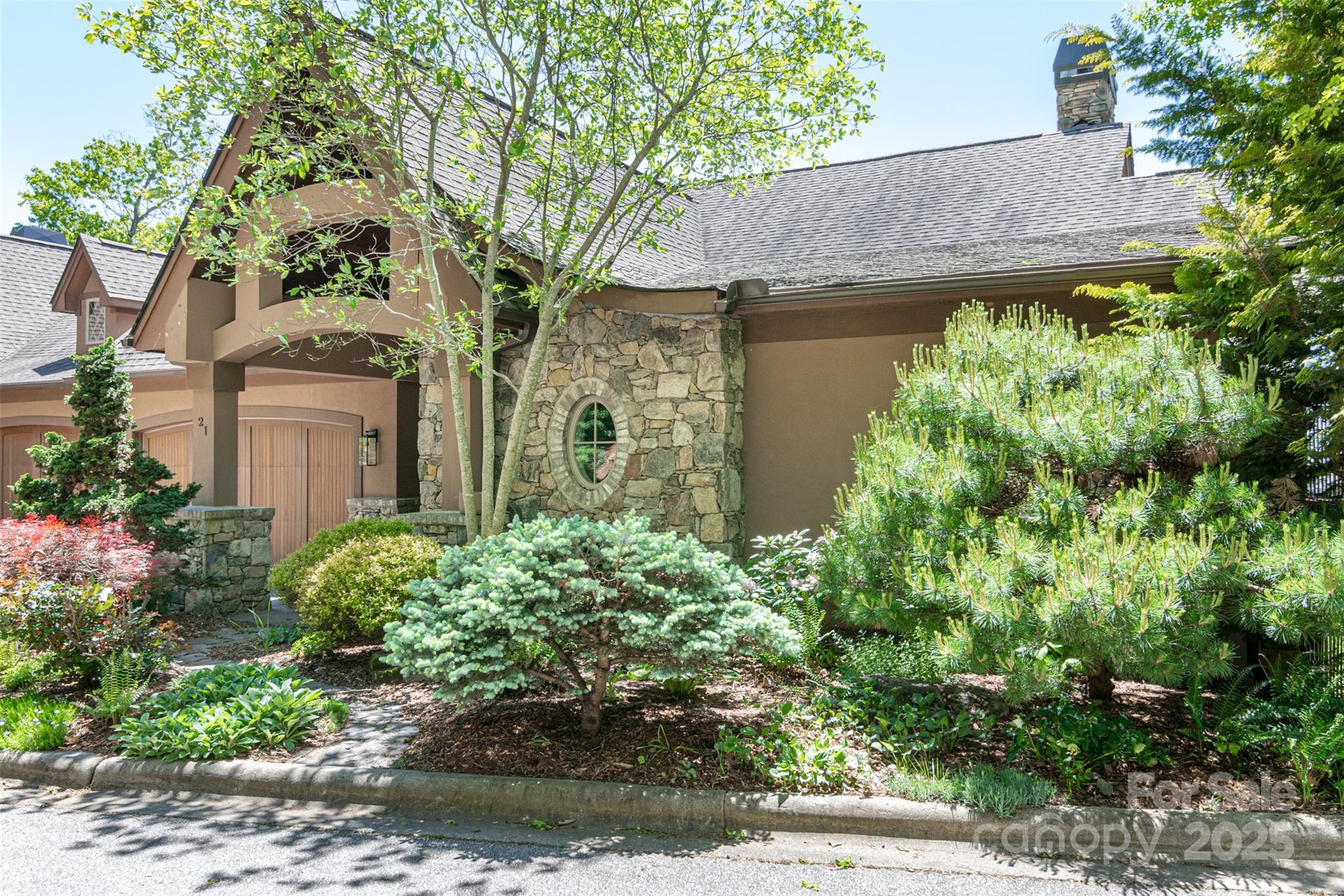 21 South Point Drive