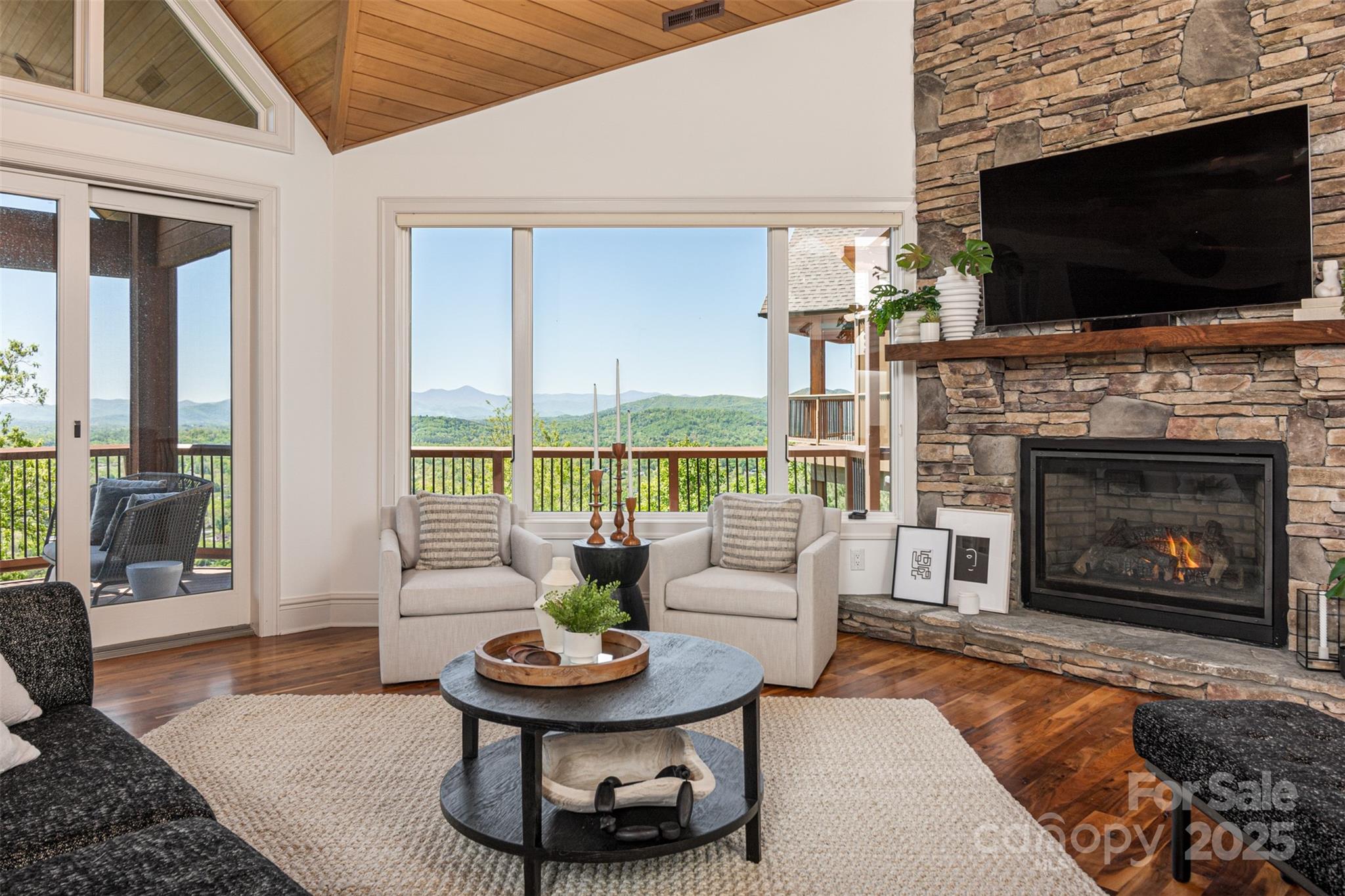 Reynolds Mountain - Residential