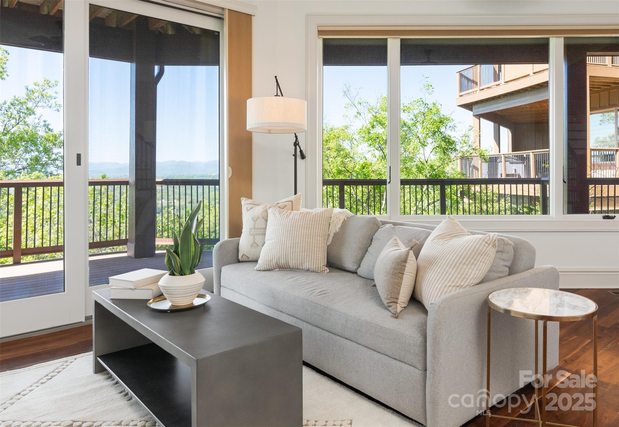 Reynolds Mountain - Residential