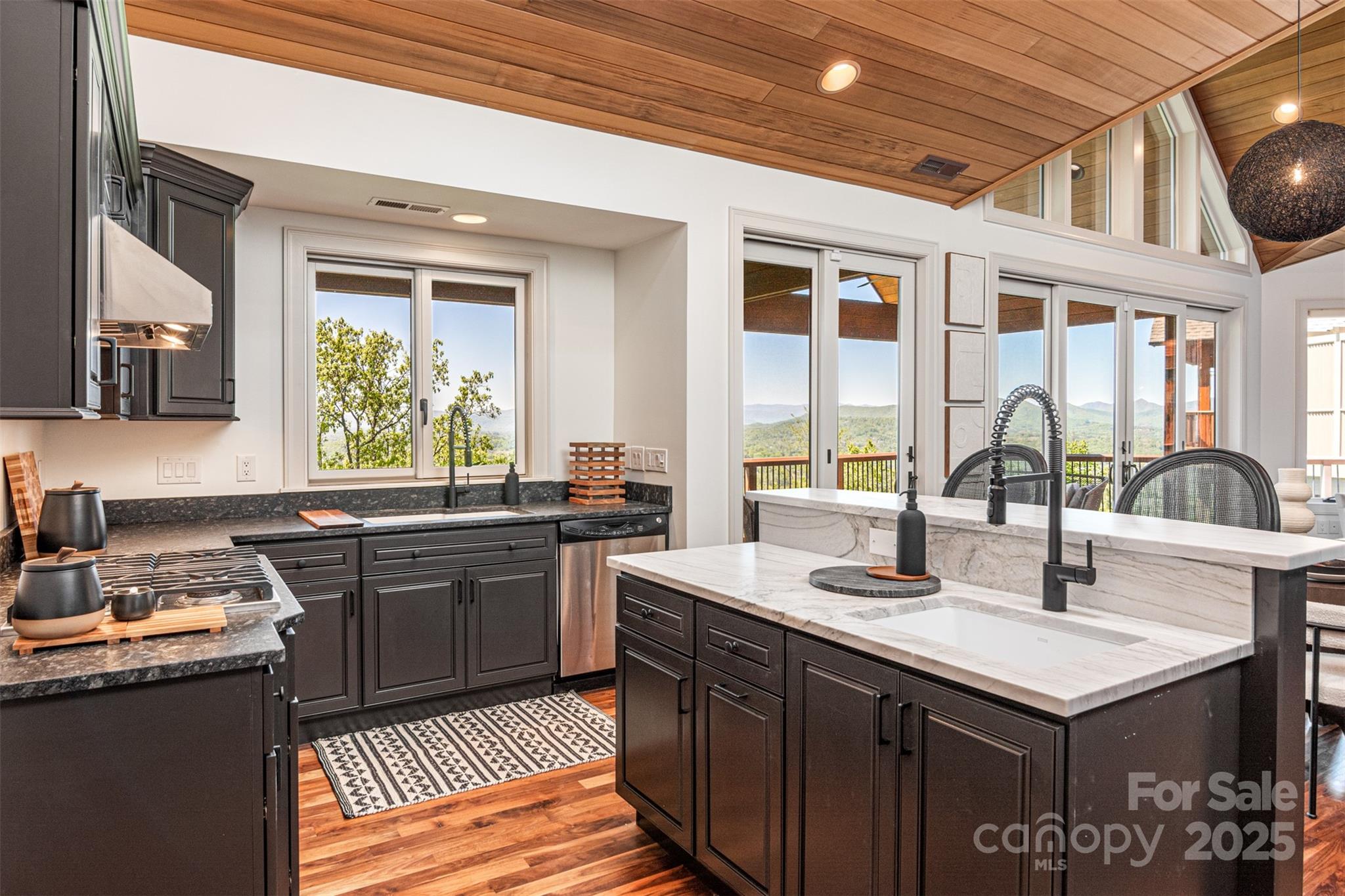 Reynolds Mountain - Residential