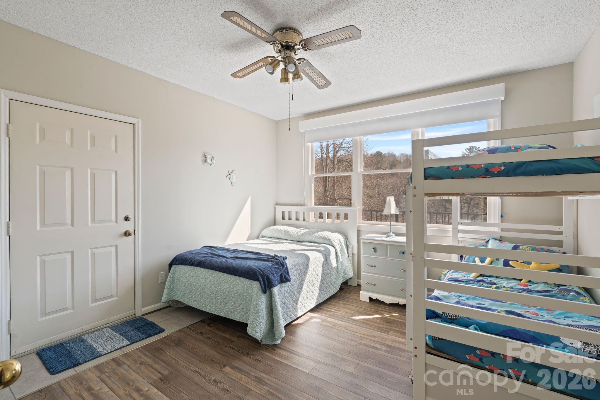 Knolls Point - Residential