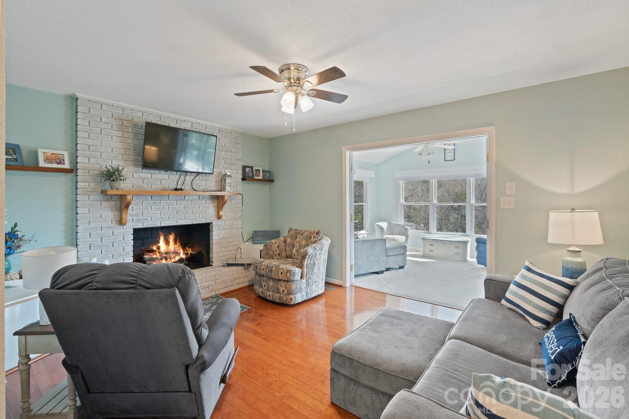 Knolls Point - Residential