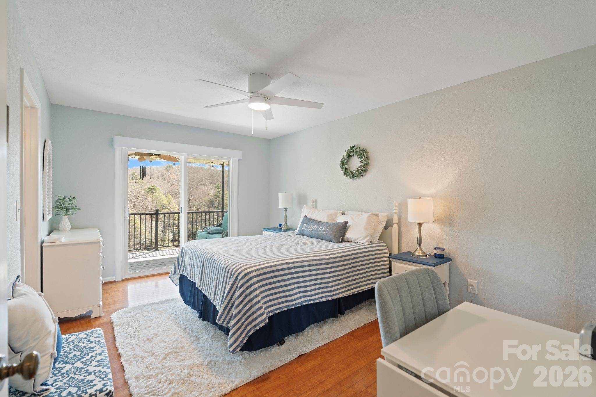 Knolls Point - Residential