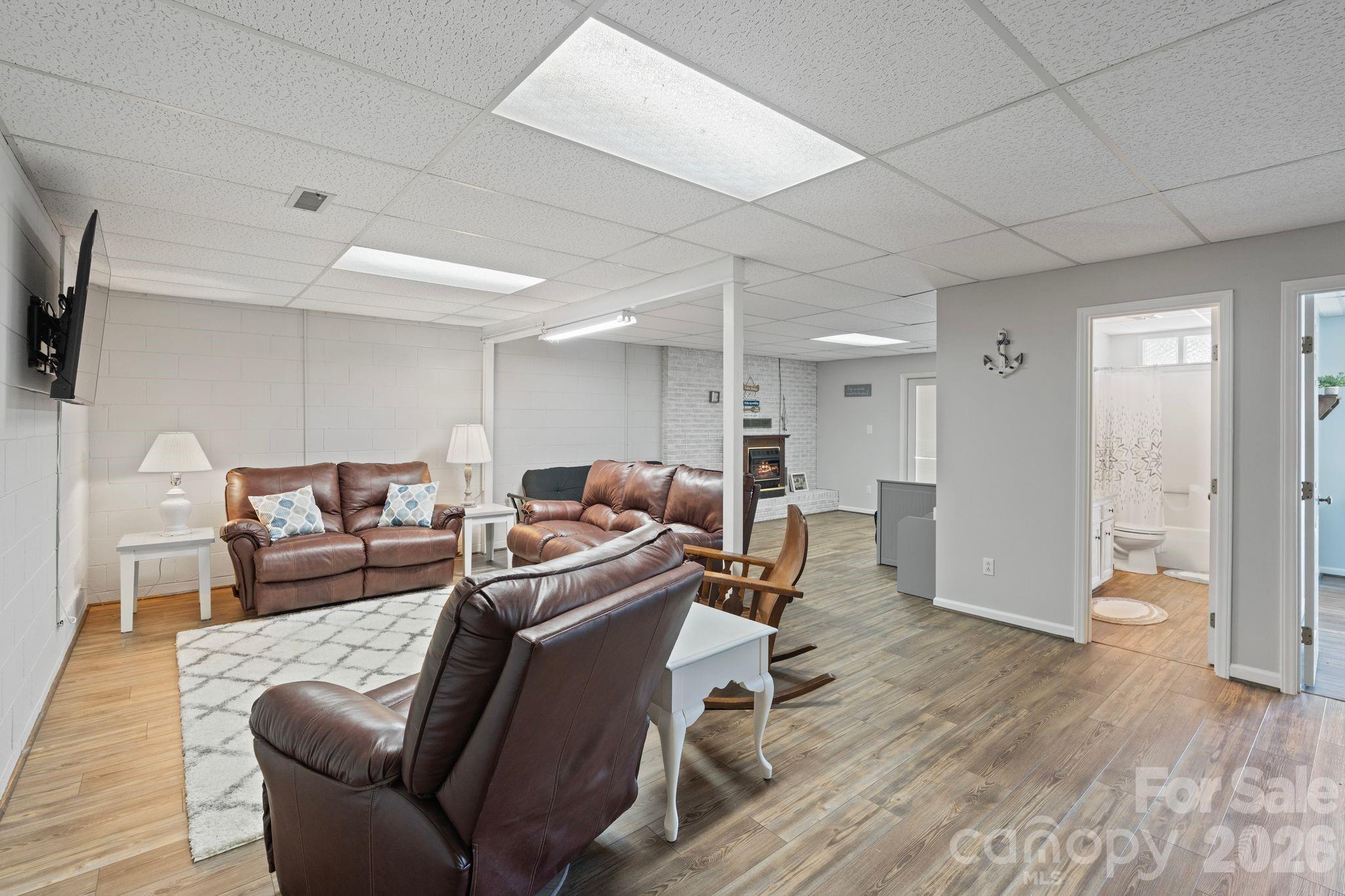 Knolls Point - Residential