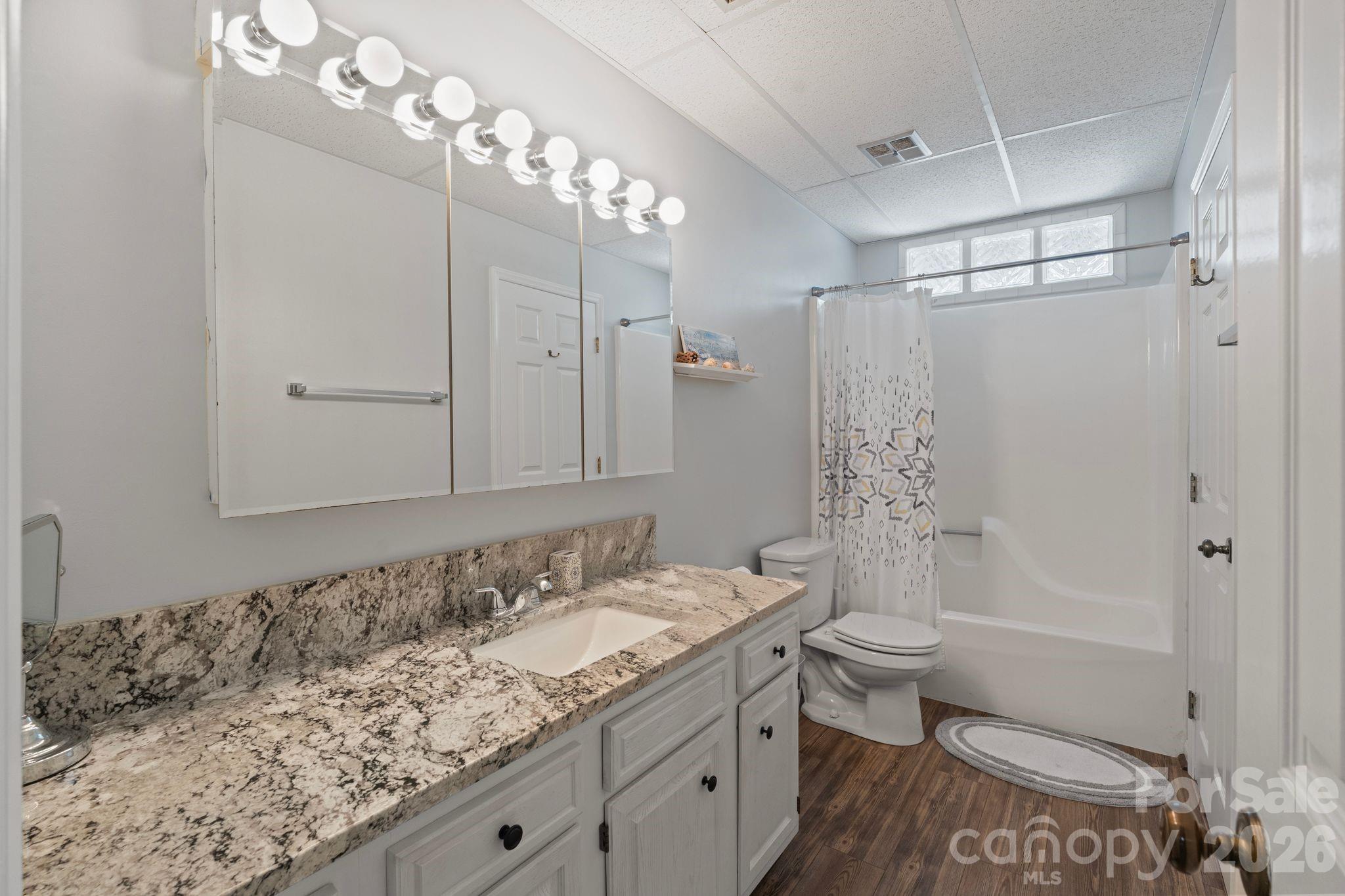 Knolls Point - Residential