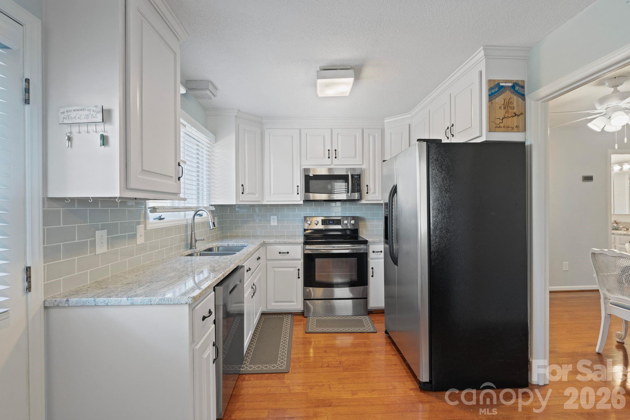 Knolls Point - Residential