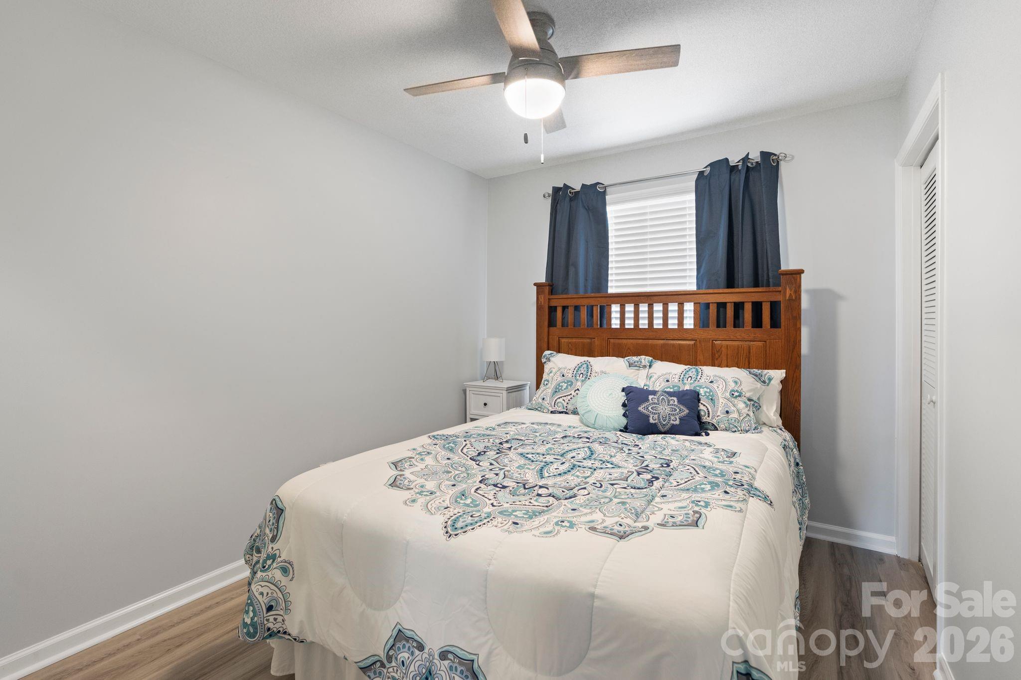 Knolls Point - Residential