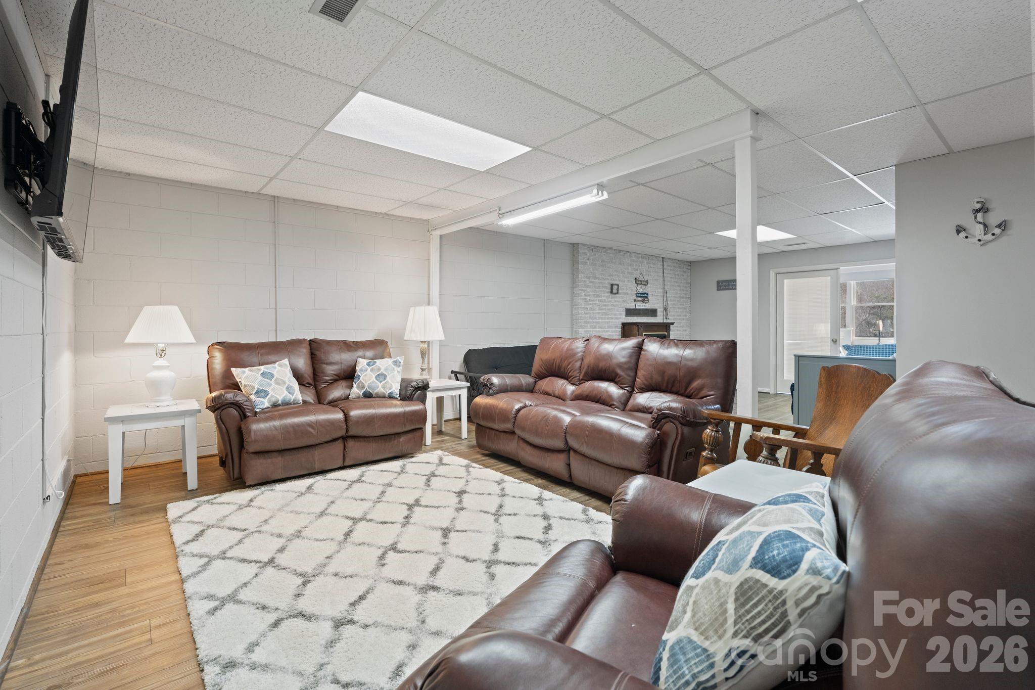 Knolls Point - Residential