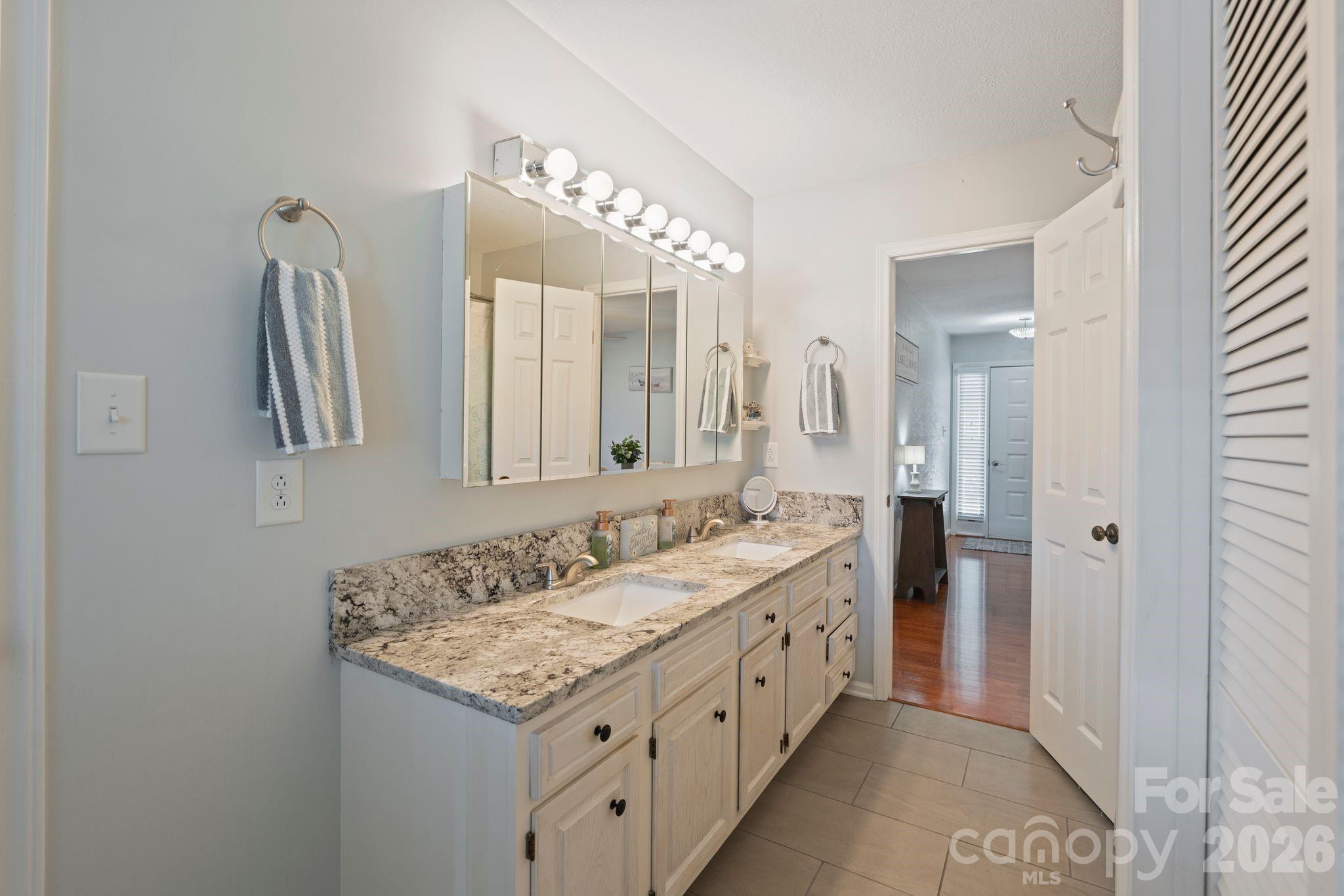 Knolls Point - Residential