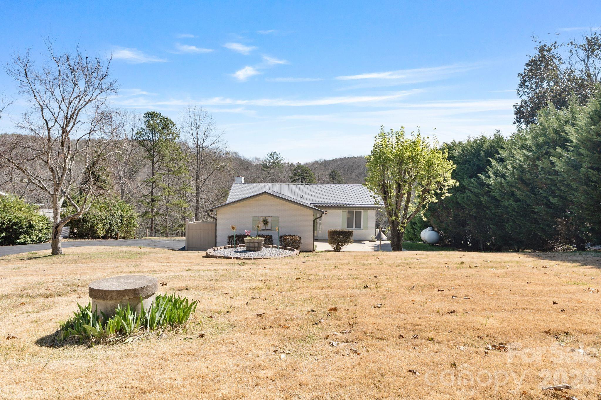 Knolls Point - Residential