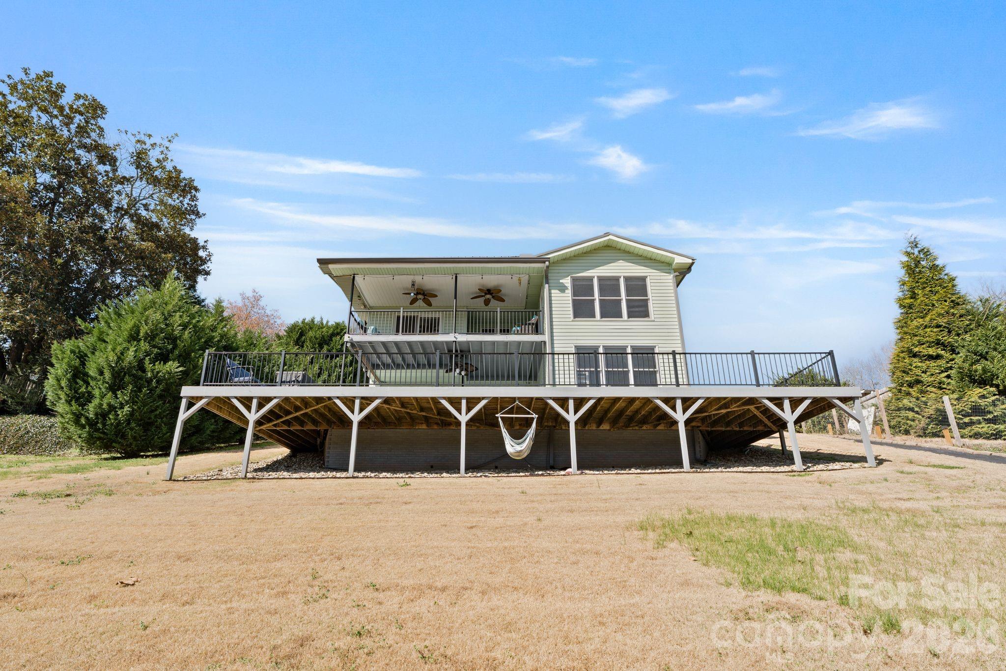 Knolls Point - Residential
