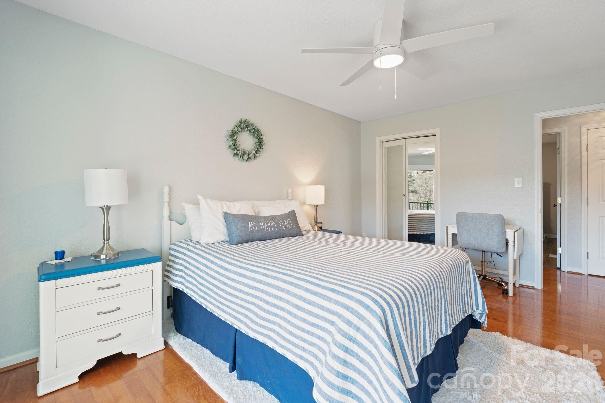 Knolls Point - Residential