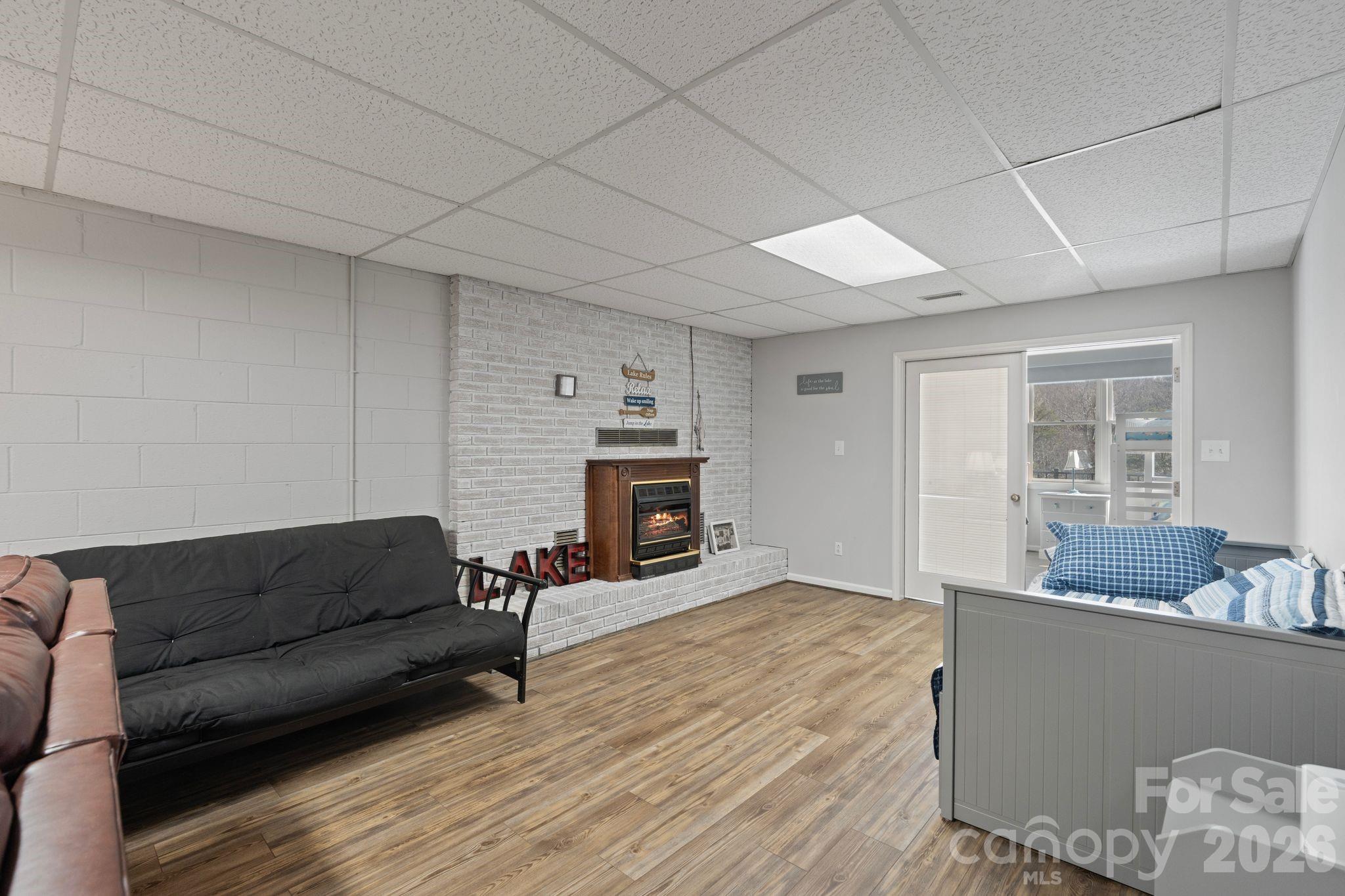 Knolls Point - Residential