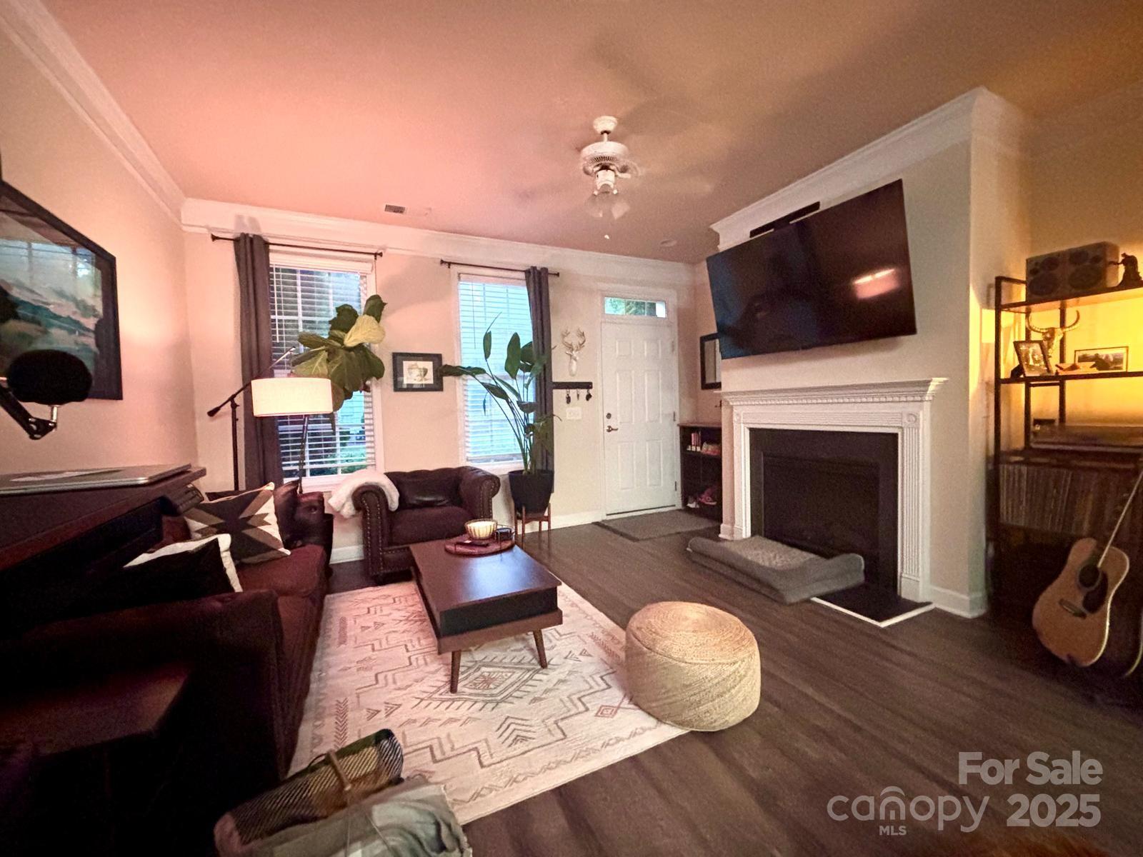 9832 Longstone Lane