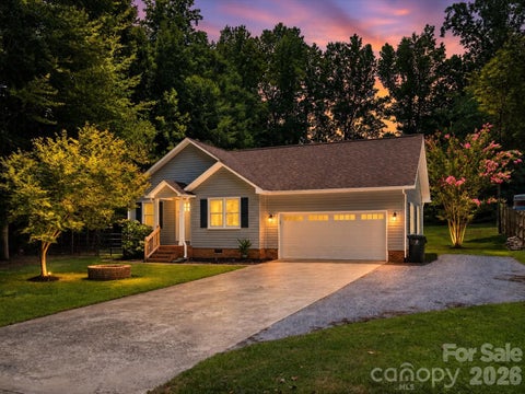 Photo of 806 Costner Street, Lowell, NC 28098 (MLS # 4421101)