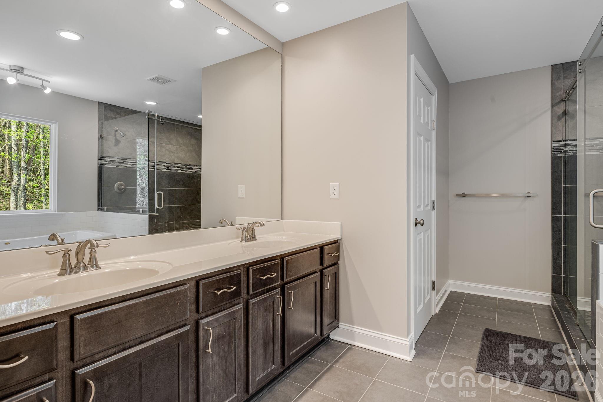 Chestnut Mountain - Residential